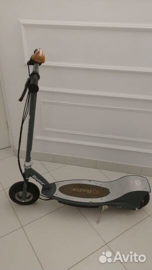 Электросамокат Razor E300