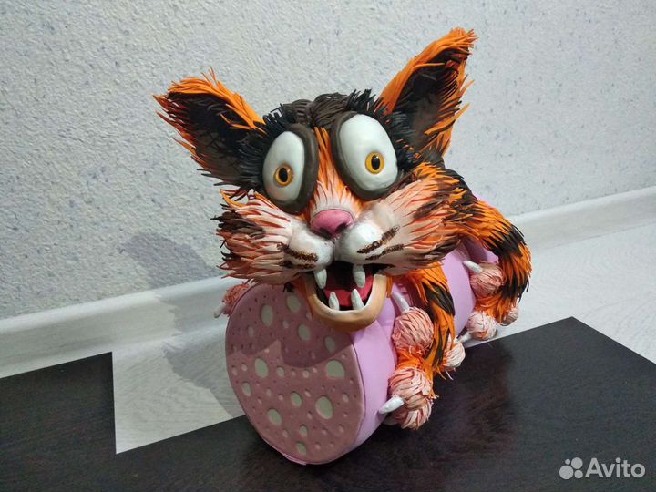 Кот на колбасе (чехол для бутылки)