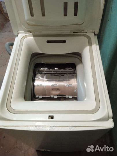 Стиральная машина с вертикальной загрузкой