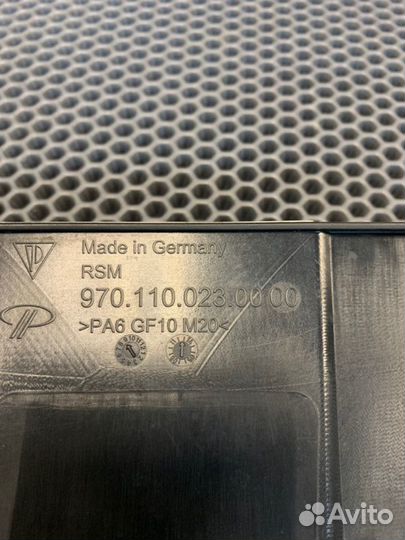 Декоративная крышка двигателя передняя Porshe