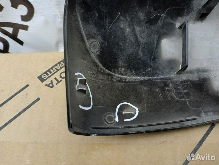 Крышка зеркала правая Toyota Camry 55