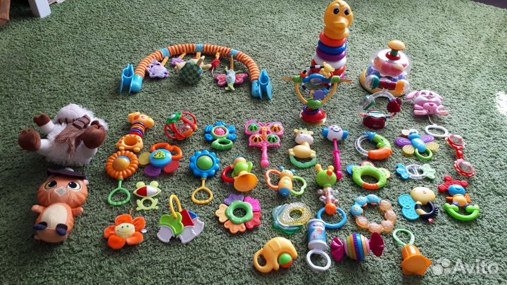 Развивающие игрушки/погремушки 0+ пакетом