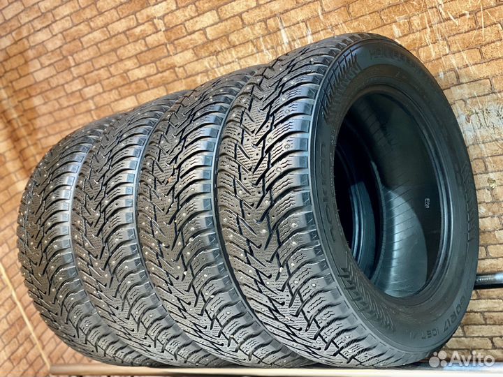 Nokian Tyres Hakkapeliitta 8 SUV 235/60 R17