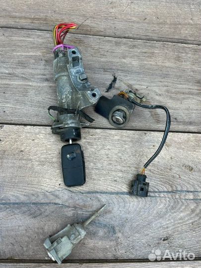 Замок зажигания Volkswagen Passat B5 2.0 2001