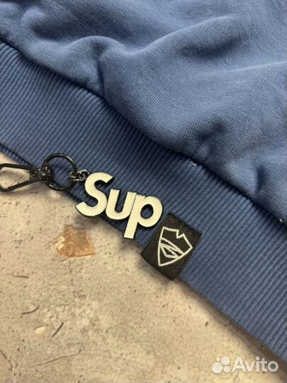 Свитшот питерский щит