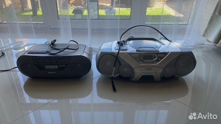 Кассетный магнитофон/радио