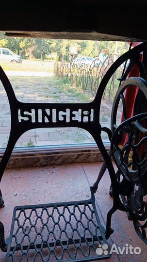 Швейная машина Singer