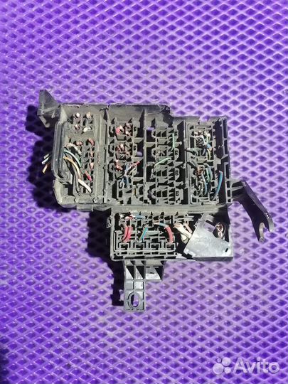 Блок предохранителей Mitsubishi Galant