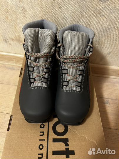 Лыжные ботинки детские 35 размер
