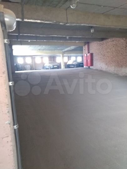 Машиноместо, 16 м²