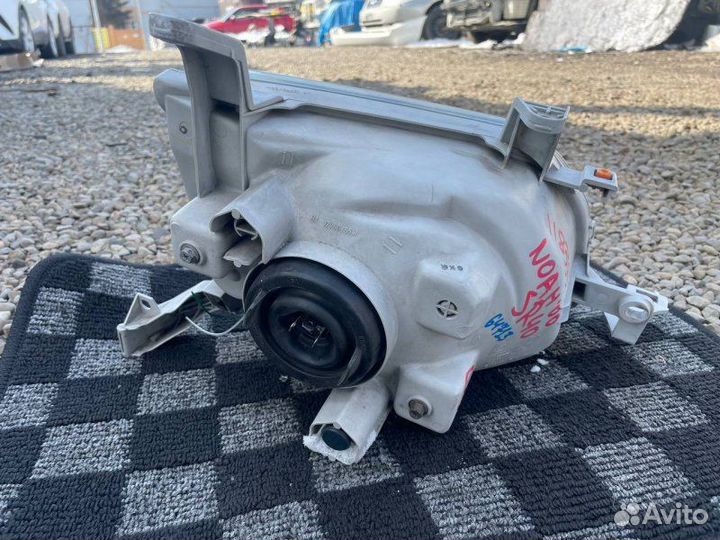 Фара левая Toyota Liteace Noah SR40 3S-FE 2000