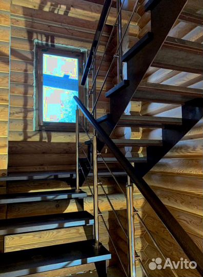 Лестница в дом или квартиру