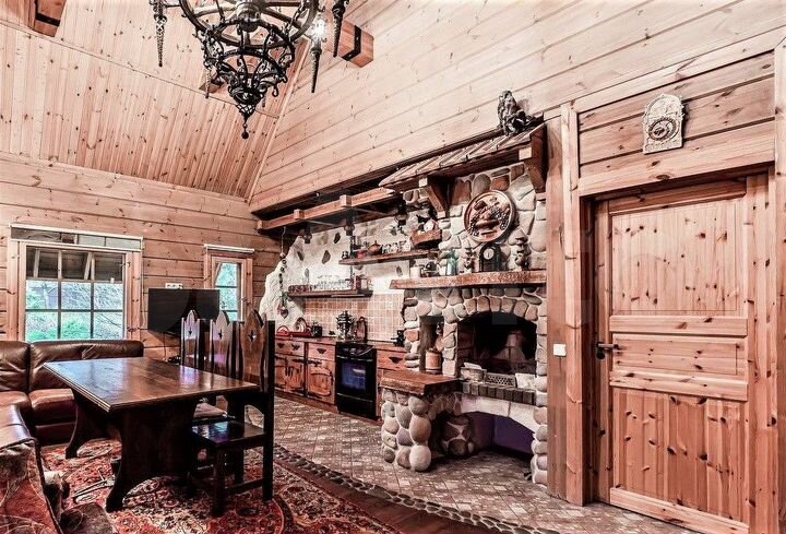 Дом 833 м² на участке 1,26 га