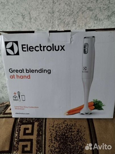Блендер погружной Electrolux