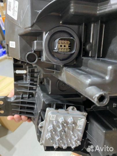 Фара левая tahoe 5