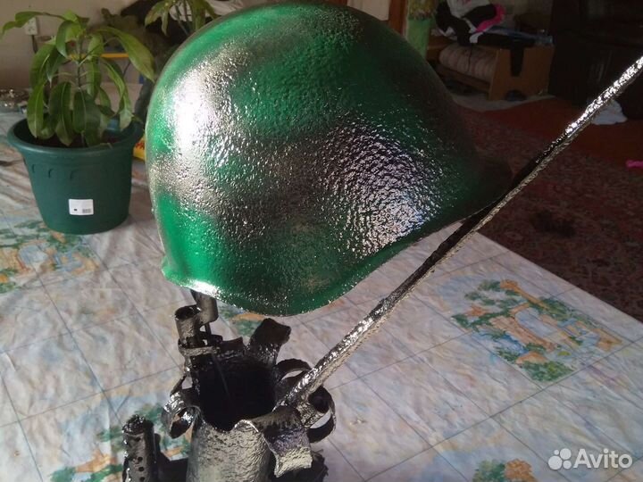 Светильник из каски