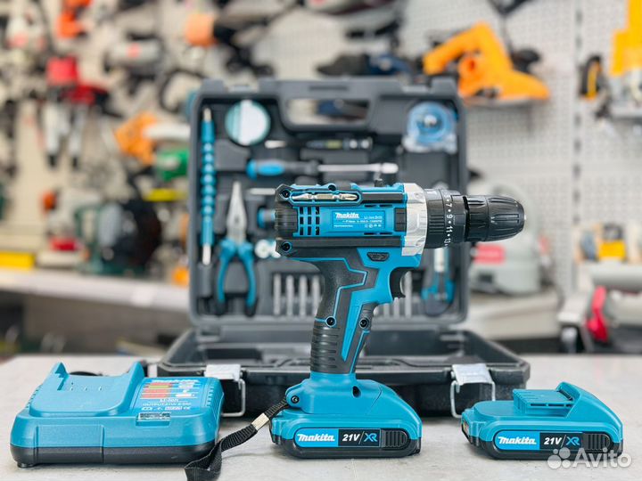 Шуруповерт Makita 20V с набором инструмента