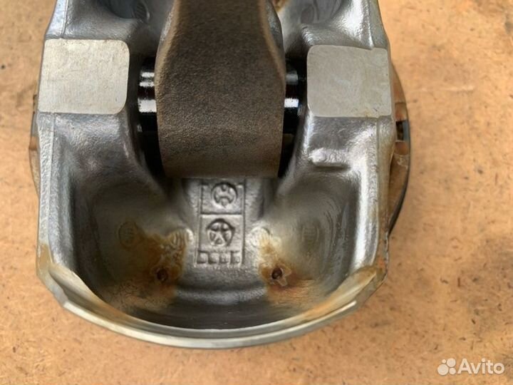 Поршень с шатуном Jeep Cherokee KL ED6 2014