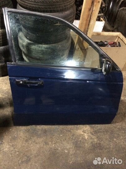 Дверь передеяя правая Volkswagen passat b3