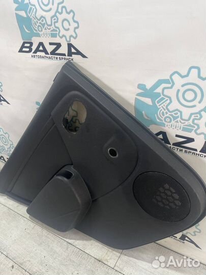 Обшивка двери задней правой Renault Sandero Stepwa