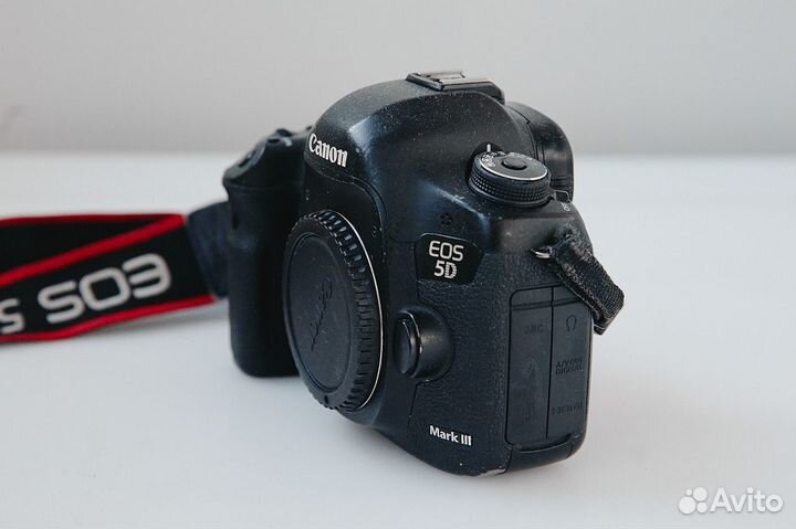 Canon EOS 5D Mark III body