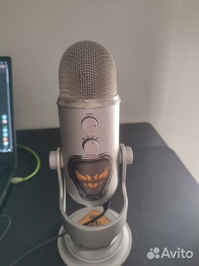 Микрофон Blue Yeti Silver