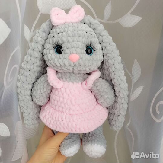 Вязаные плюшевые зайки