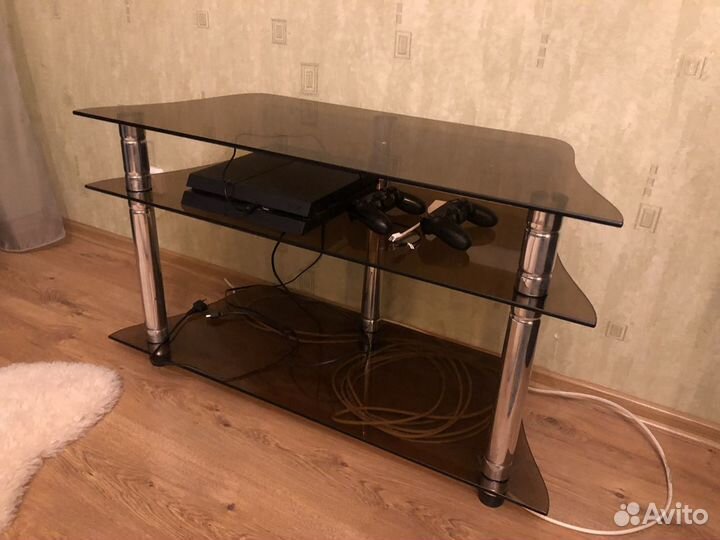 Стеклянная тумба под тв