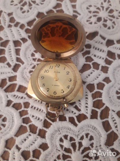 Часы кулон винтажные
