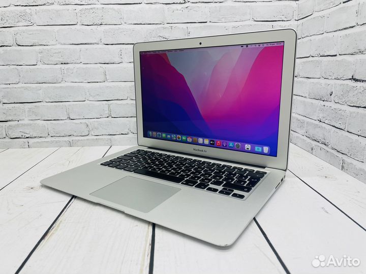 Макбук Apple MacBook Air 13