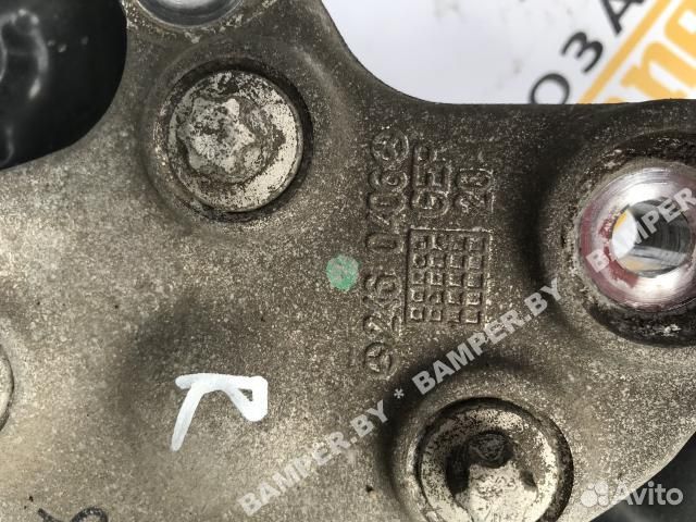 Кулак задний правый Mercedes CLA