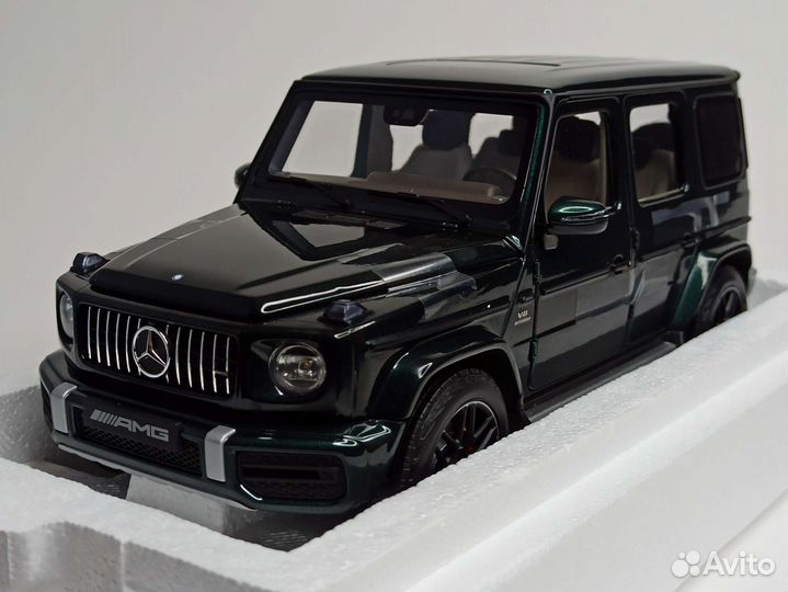 Mercedes G63 Amg 2018 Green 1:18 Minichamps