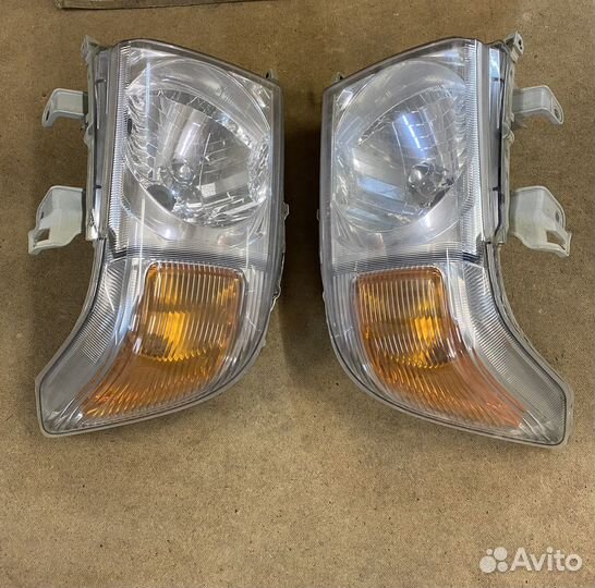 Фары на toyota land cruiser 70