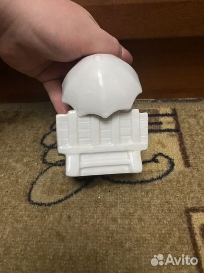 Фарфоровая статуэтка