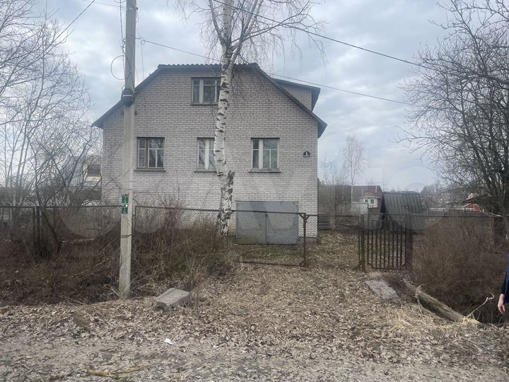 Дом 201,7 м² на участке 12 сот.