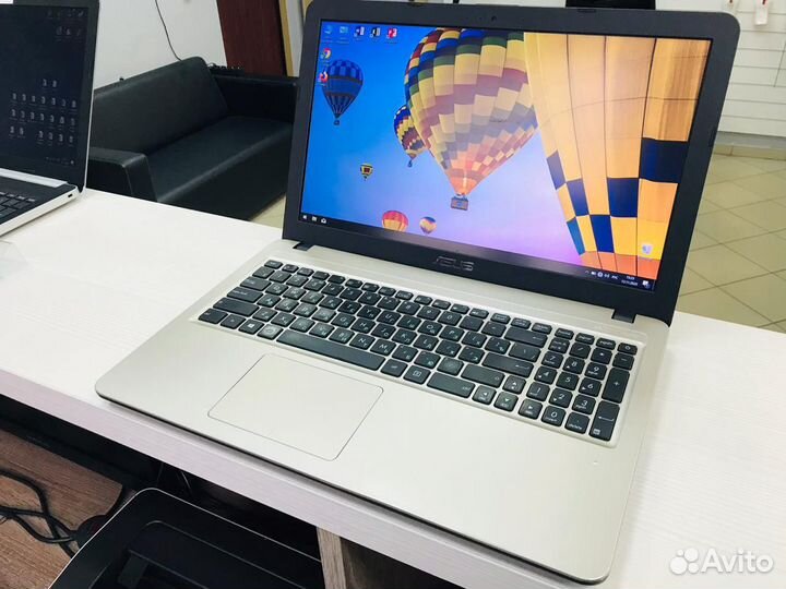 Ноутбук Asus core i3-5005/4gb/500gb/HD5500