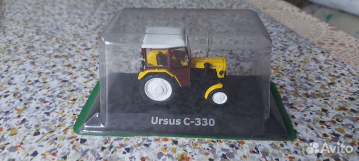 Модель трактора 1/43