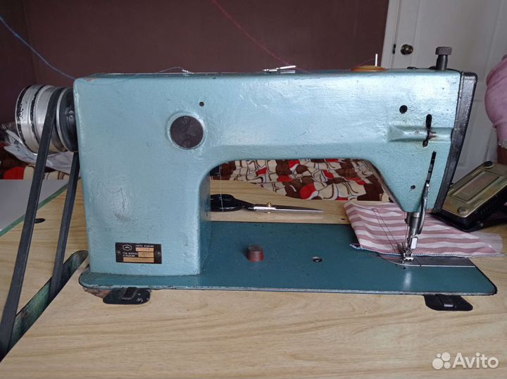 Производственная швейная машина 1022м