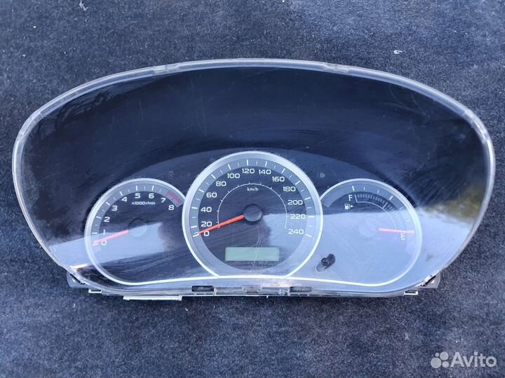 Subaru impreza щиток приборов