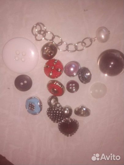 От серёжек, подвеска, клычки, шарм-крест и прочее