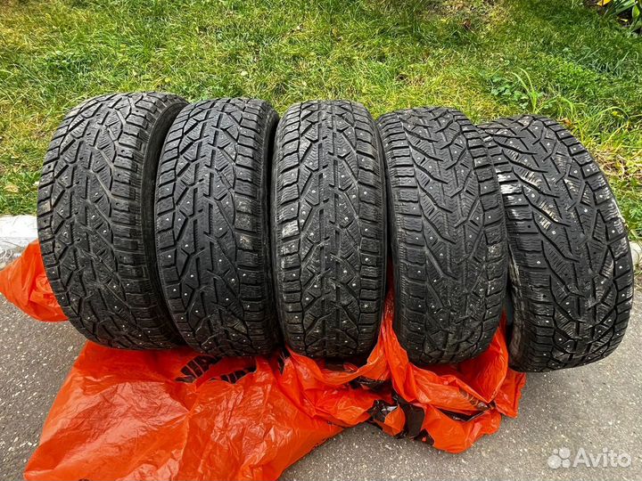 Tigar SUV Ice 215/60 R17 100T