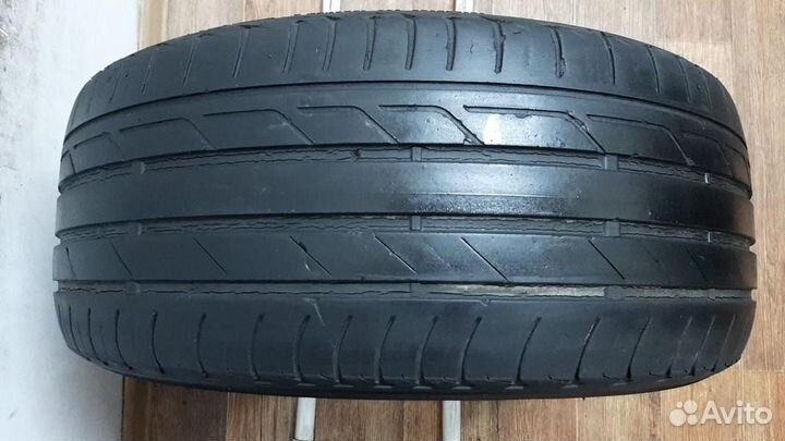 Bridgestone Turanza T001 215/45 R16