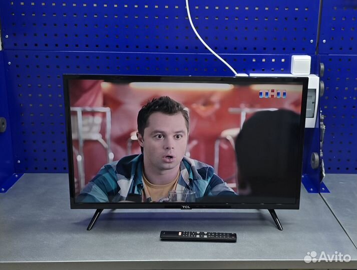 Телевизор TCL LED32D3000