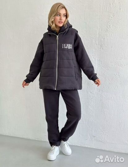 Спортивный костюм тройка на флисе с жилеткой новый