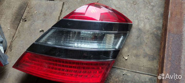Задний фонарь Mercedes w221