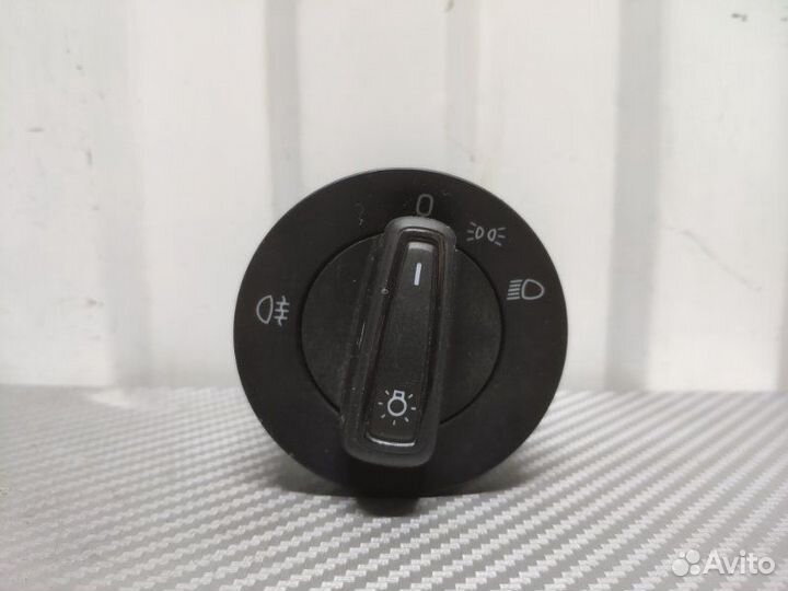 Переключатель света фар Skoda Rapid лифтбек 1.6