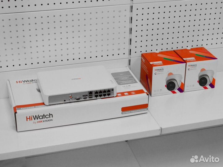 IP-камеры купольные HiWatch 4Mpx ColorVu