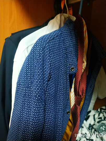 Пакет рубашек и костюм на подростка