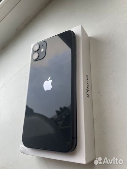 iPhone 11, 64 ГБ