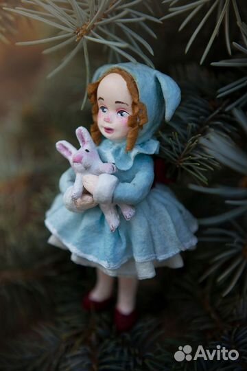 Ватная девочка с зайкой